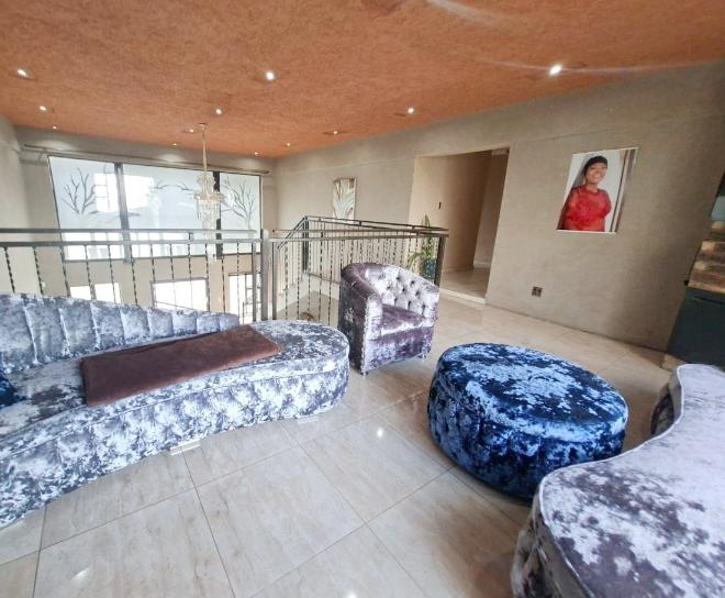 5 Bedroom Property for Sale in Selcourt Gauteng