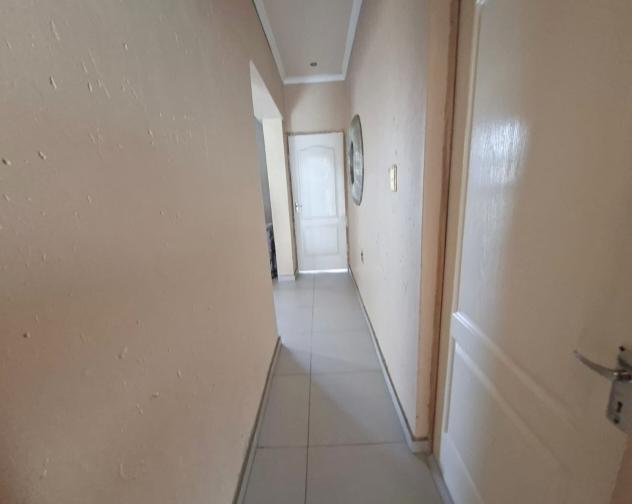 5 Bedroom Property for Sale in Selcourt Gauteng