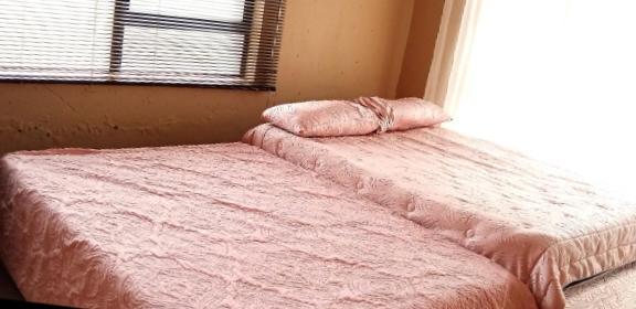 5 Bedroom Property for Sale in Selcourt Gauteng