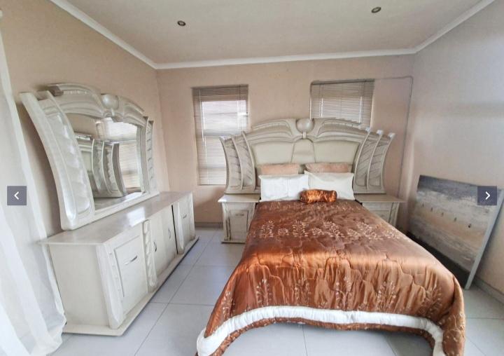 5 Bedroom Property for Sale in Selcourt Gauteng