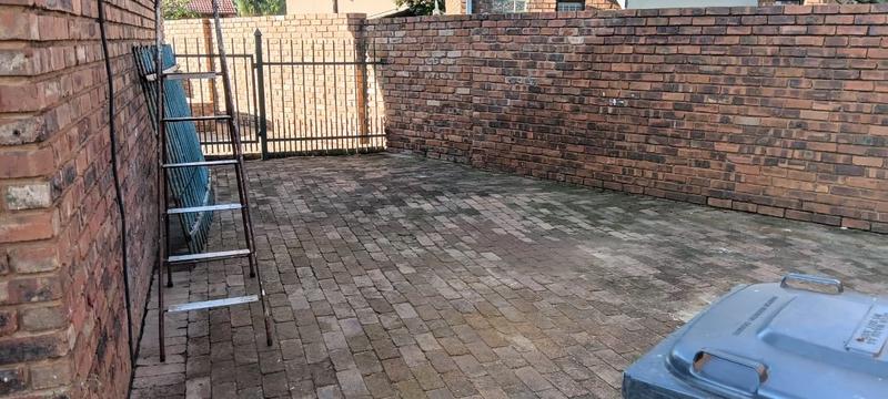 3 Bedroom Property for Sale in Dorandia Gauteng