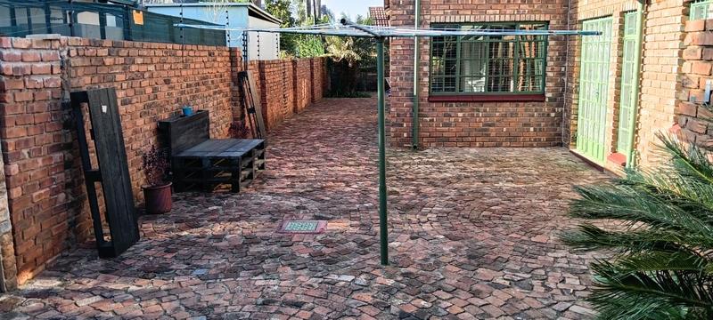 3 Bedroom Property for Sale in Dorandia Gauteng