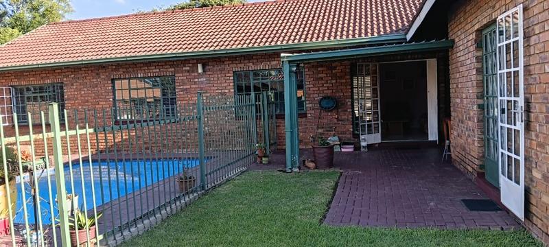 3 Bedroom Property for Sale in Dorandia Gauteng