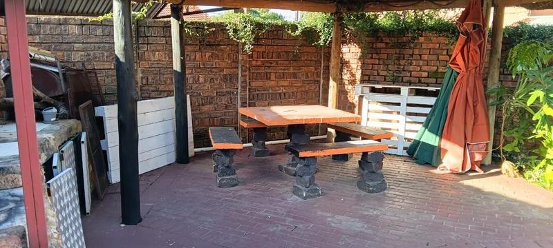 3 Bedroom Property for Sale in Dorandia Gauteng