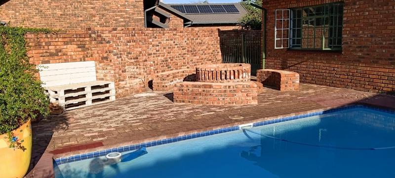 3 Bedroom Property for Sale in Dorandia Gauteng