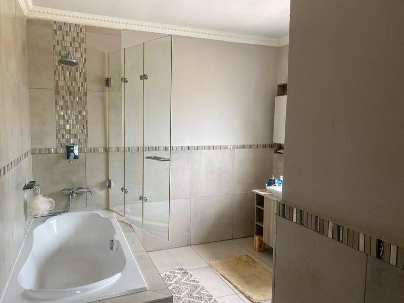 To Let 5 Bedroom Property for Rent in Dainfern Gauteng