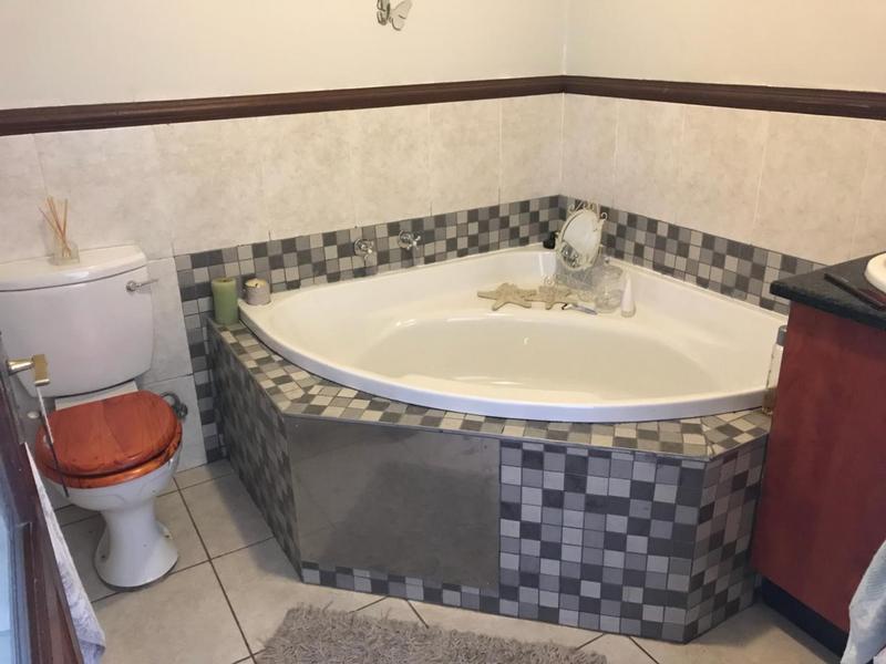 1 Bedroom Property for Sale in Fourways Gauteng