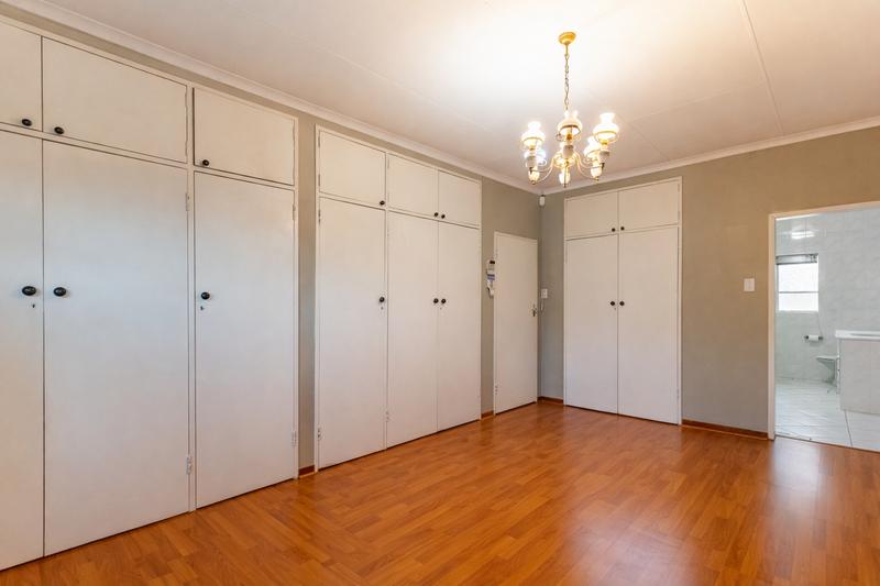 4 Bedroom Property for Sale in Waterkloof Ridge Gauteng