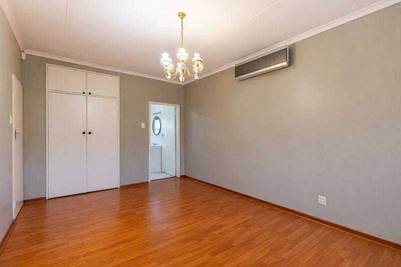 4 Bedroom Property for Sale in Waterkloof Ridge Gauteng