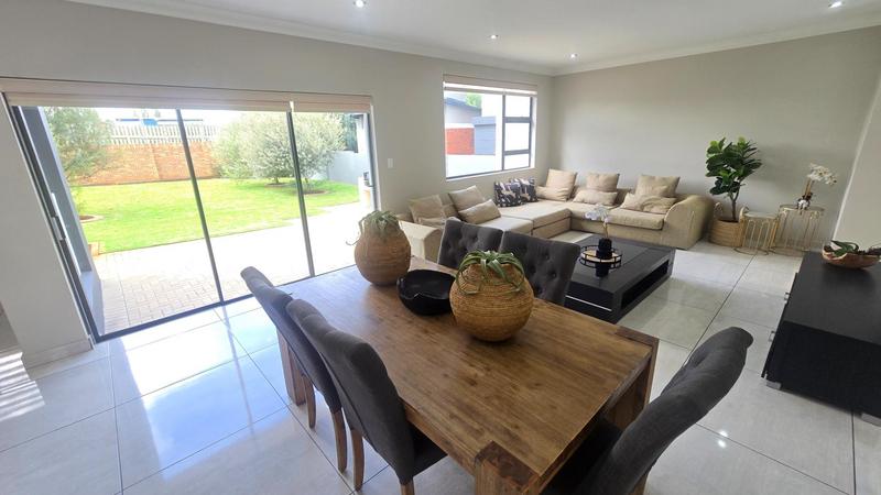 3 Bedroom Property for Sale in Midstream Meadows Gauteng