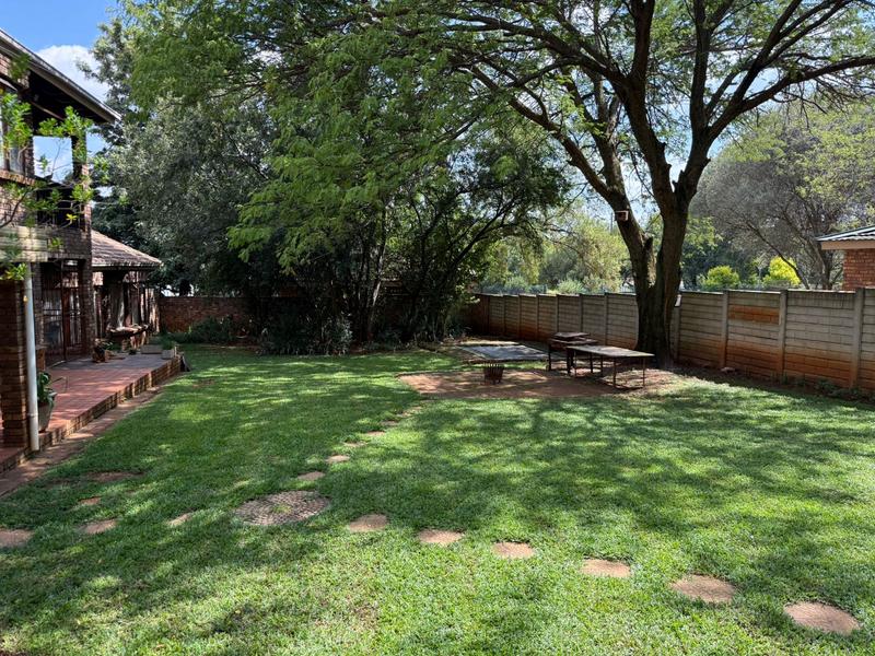 To Let 5 Bedroom Property for Rent in Raslouw Gauteng