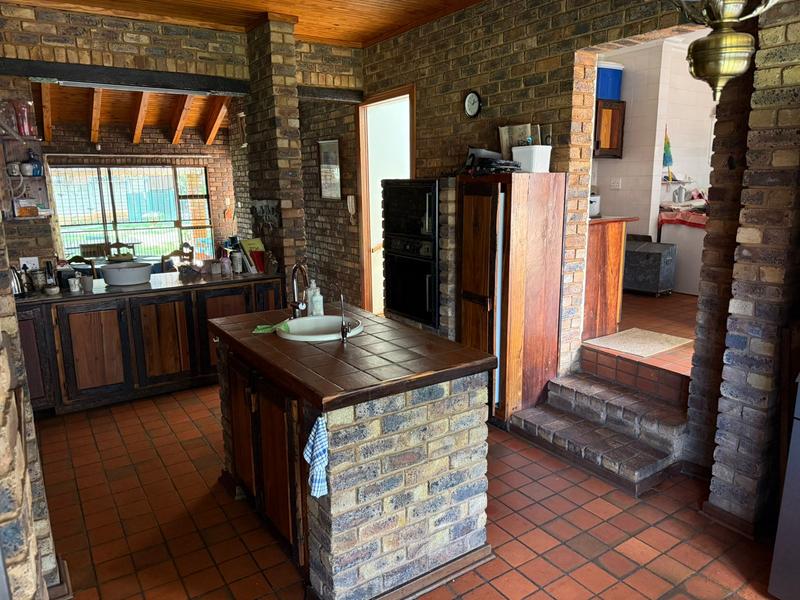 To Let 5 Bedroom Property for Rent in Raslouw Gauteng