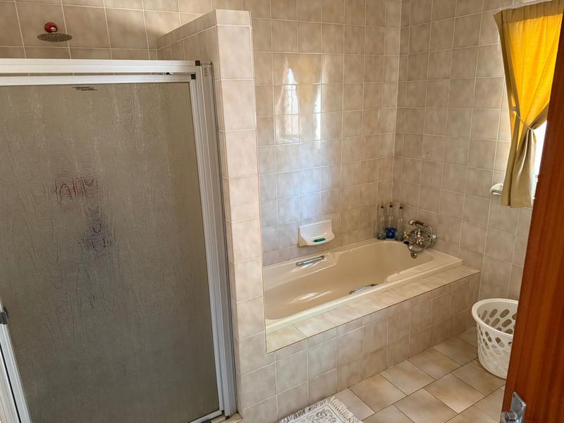 To Let 5 Bedroom Property for Rent in Raslouw Gauteng