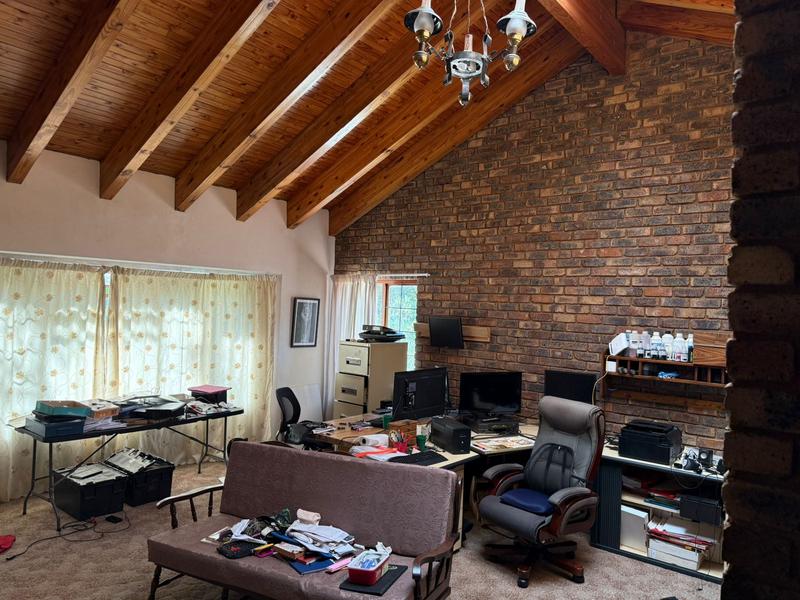 To Let 5 Bedroom Property for Rent in Raslouw Gauteng