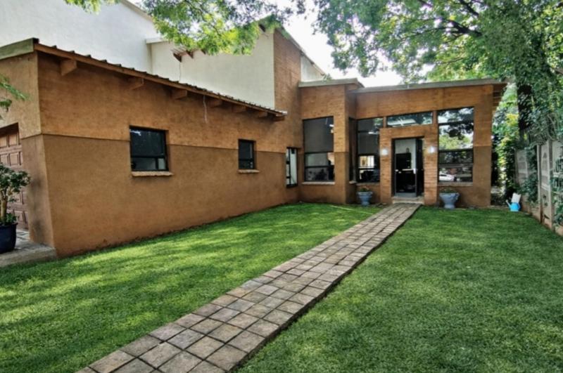 11 Bedroom Property for Sale in Lakefield Gauteng