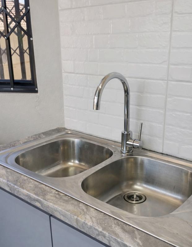 11 Bedroom Property for Sale in Lakefield Gauteng