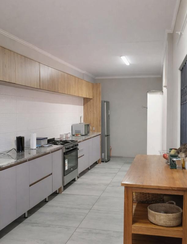 11 Bedroom Property for Sale in Lakefield Gauteng