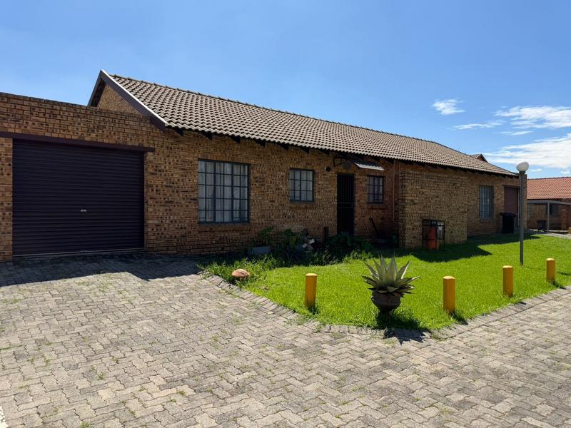 2 Bedroom Property for Sale in Kookrus Gauteng