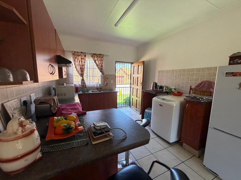 2 Bedroom Property for Sale in Kookrus Gauteng