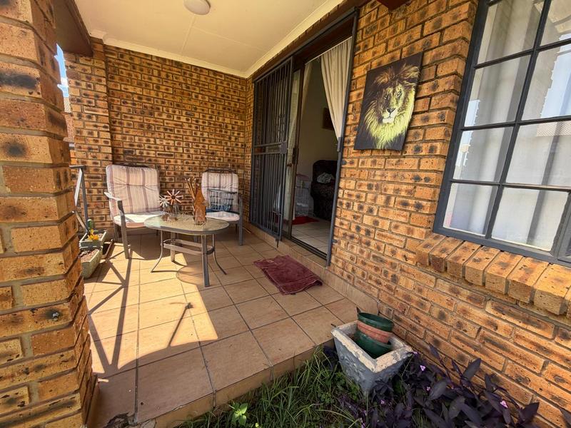 2 Bedroom Property for Sale in Kookrus Gauteng
