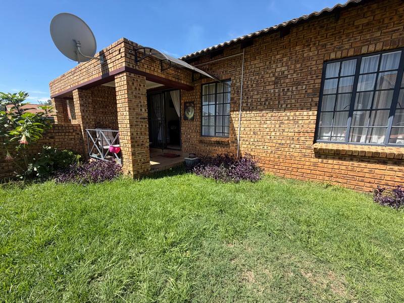 2 Bedroom Property for Sale in Kookrus Gauteng