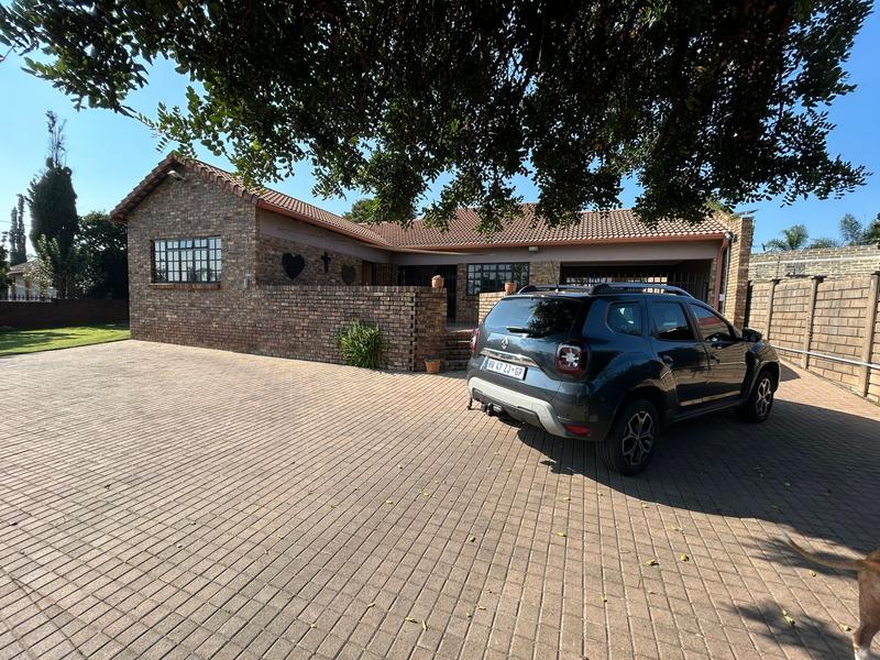 4 Bedroom Property for Sale in The Reeds Gauteng