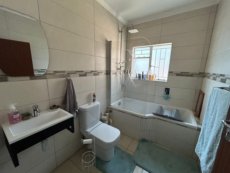 4 Bedroom Property for Sale in The Reeds Gauteng
