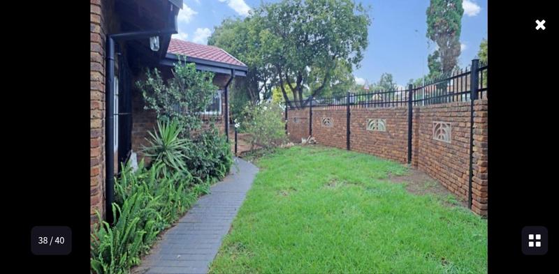 3 Bedroom Property for Sale in Wierda Park Gauteng