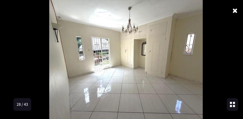 3 Bedroom Property for Sale in Wierda Park Gauteng