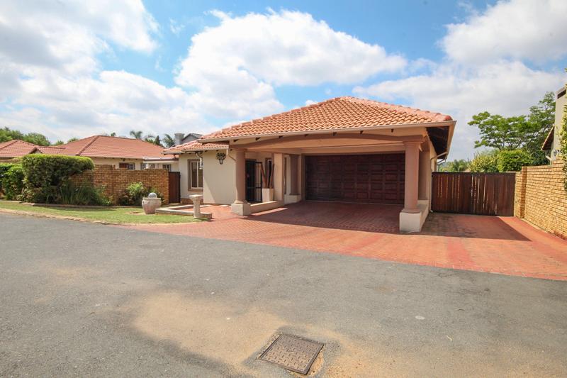 5 Bedroom Property for Sale in Thatchfield Gauteng