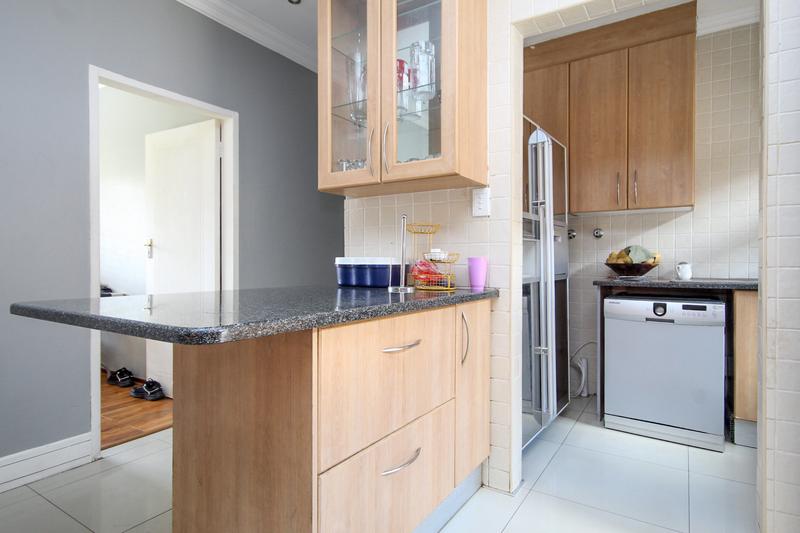 5 Bedroom Property for Sale in Thatchfield Gauteng