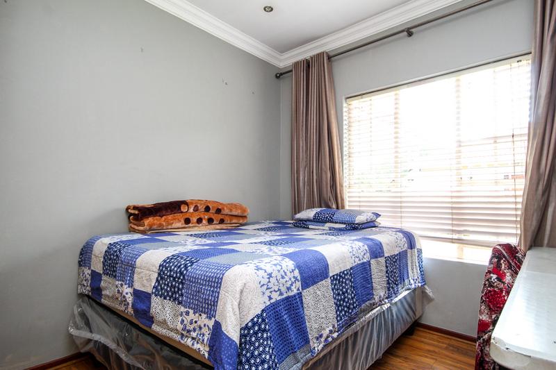 5 Bedroom Property for Sale in Thatchfield Gauteng