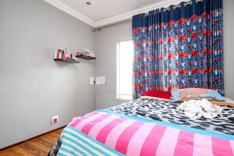 5 Bedroom Property for Sale in Thatchfield Gauteng