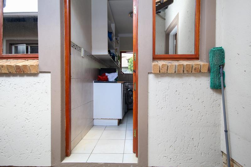 5 Bedroom Property for Sale in Thatchfield Gauteng