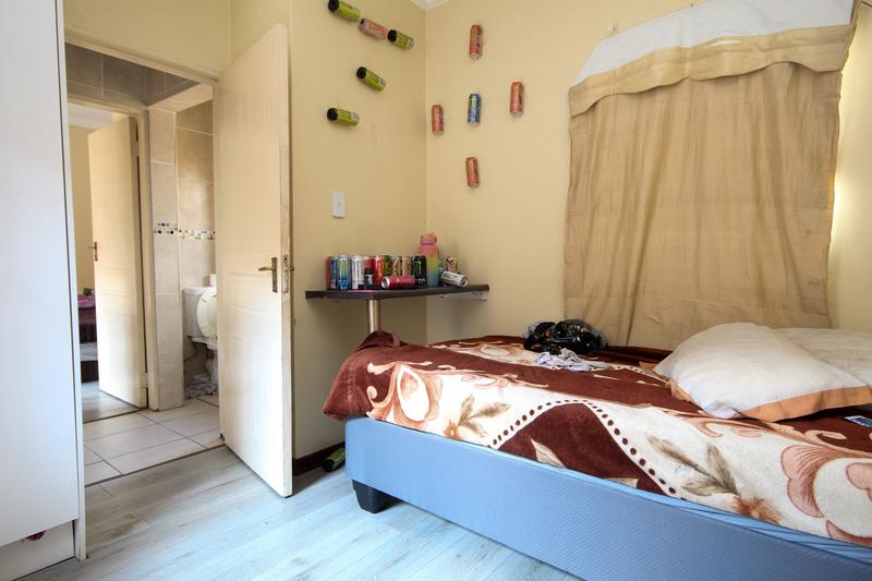 5 Bedroom Property for Sale in Thatchfield Gauteng