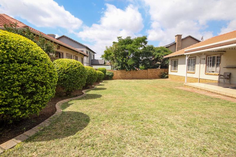 5 Bedroom Property for Sale in Thatchfield Gauteng