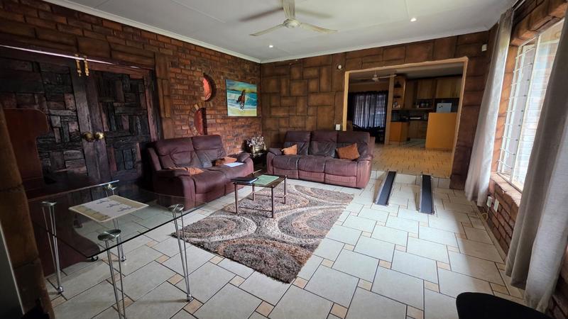 5 Bedroom Property for Sale in Doornpoort Gauteng