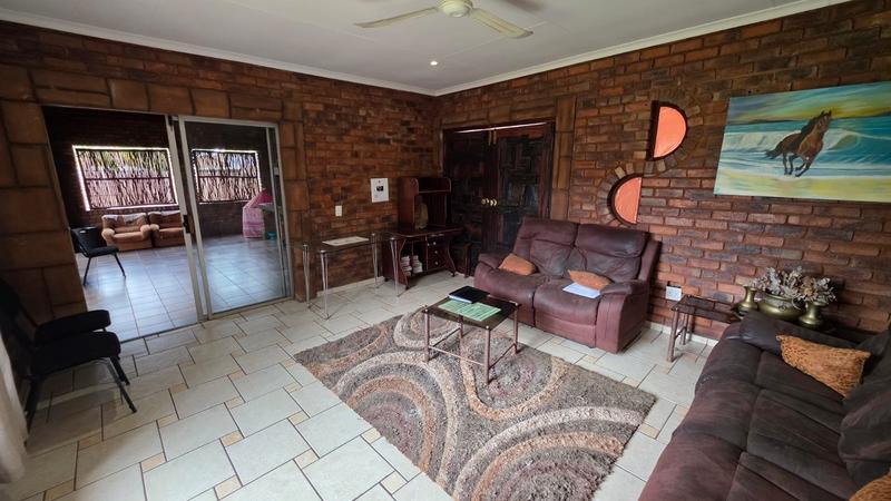 5 Bedroom Property for Sale in Doornpoort Gauteng