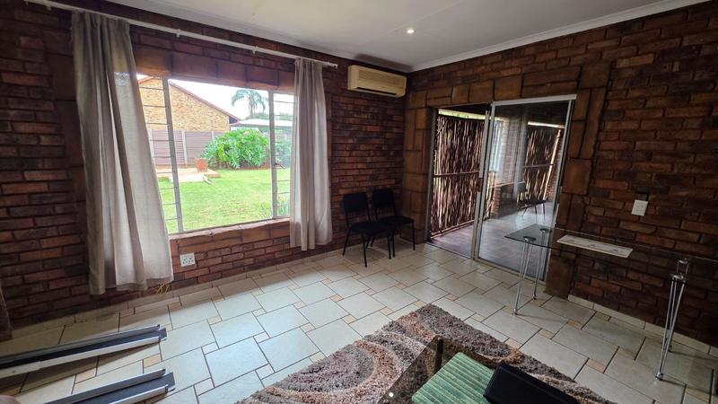 5 Bedroom Property for Sale in Doornpoort Gauteng