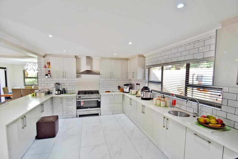 5 Bedroom Property for Sale in Bedfordview Gauteng