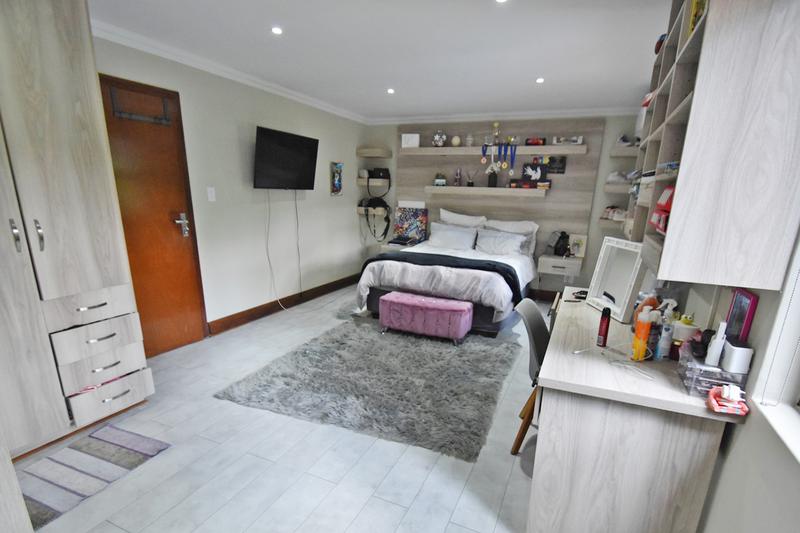 5 Bedroom Property for Sale in Bedfordview Gauteng