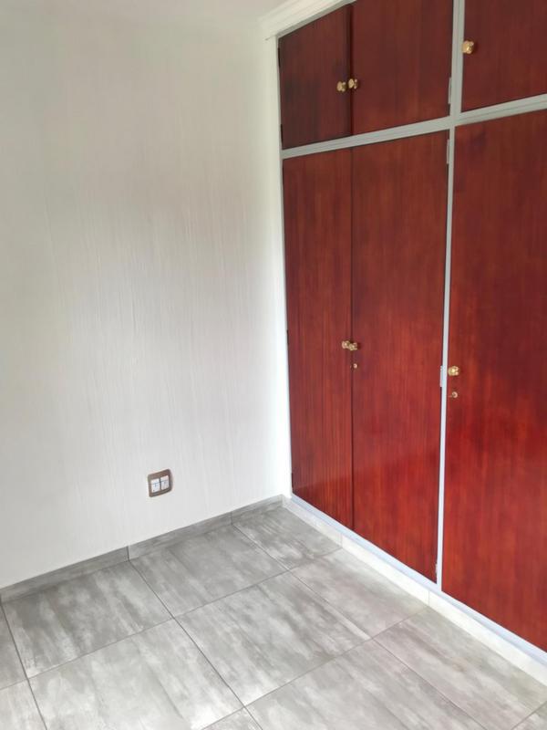 To Let 4 Bedroom Property for Rent in Farrarmere Gauteng