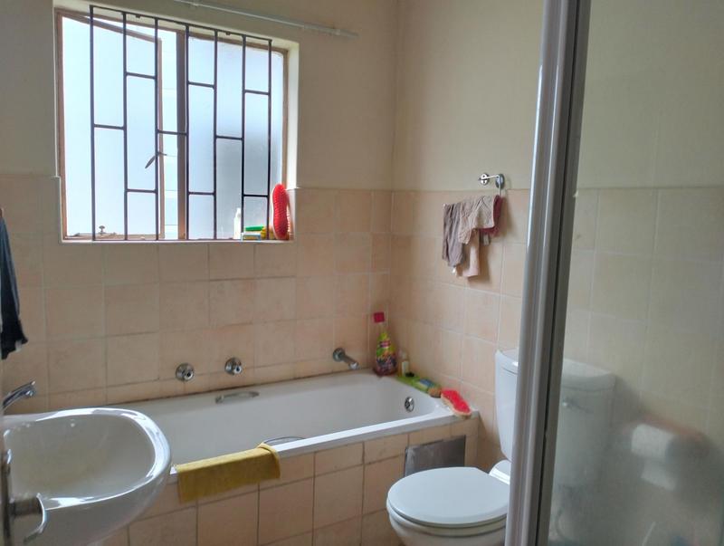 2 Bedroom Property for Sale in Crystal Park Gauteng