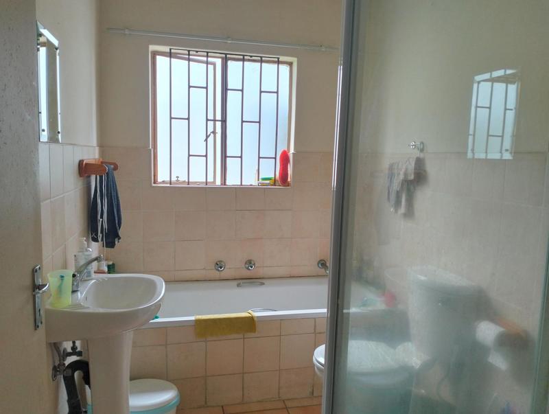 2 Bedroom Property for Sale in Crystal Park Gauteng