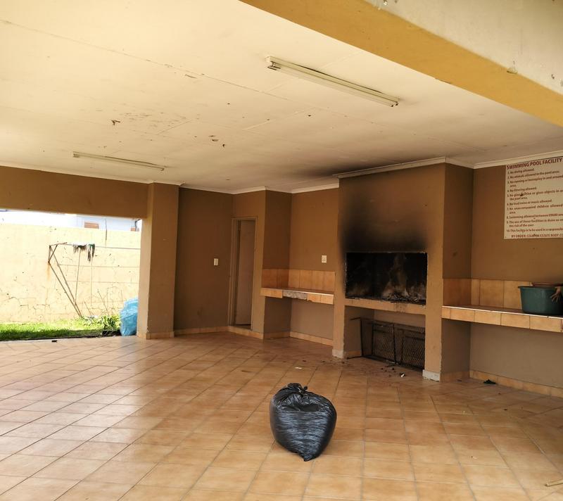 2 Bedroom Property for Sale in Crystal Park Gauteng
