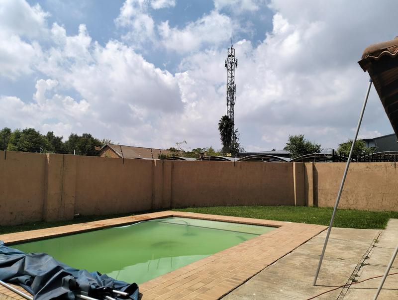 2 Bedroom Property for Sale in Crystal Park Gauteng
