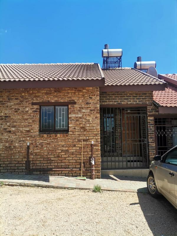 2 Bedroom Property for Sale in Olievenhoutbosch Gauteng