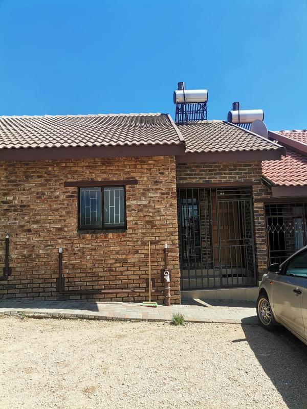2 Bedroom Property for Sale in Olievenhoutbosch Gauteng