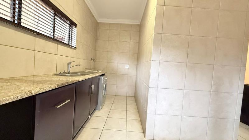 To Let 4 Bedroom Property for Rent in Midfield Estate Gauteng