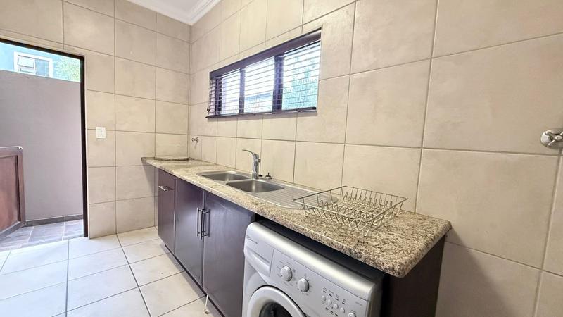 To Let 4 Bedroom Property for Rent in Midfield Estate Gauteng